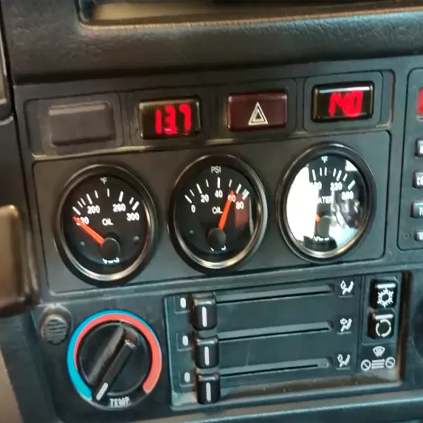 Radio gauge pod for BMW E30 - Model preview 3