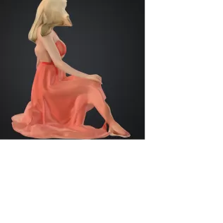frau am strand schauend - Model thumbnail 2