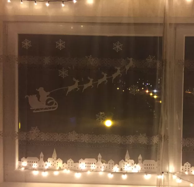 Large window decoration Santa Claus in a sleigh with reindeer - Model preview 2