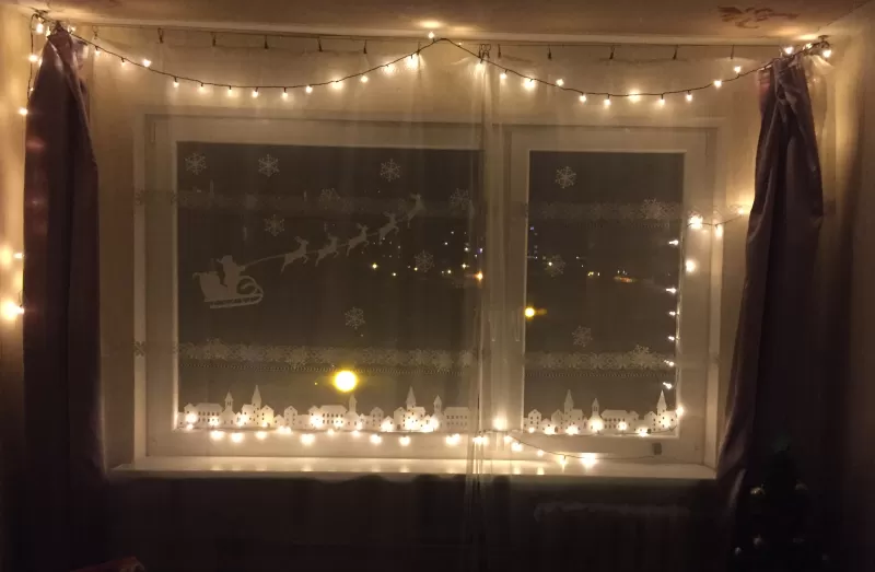 Large window decoration Santa Claus in a sleigh with reindeer - Model preview 1