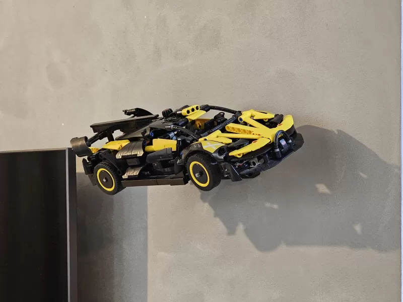 LEGO Technic 42151 Bugatti Bolide Wall Hanger / Mount - Model preview 1