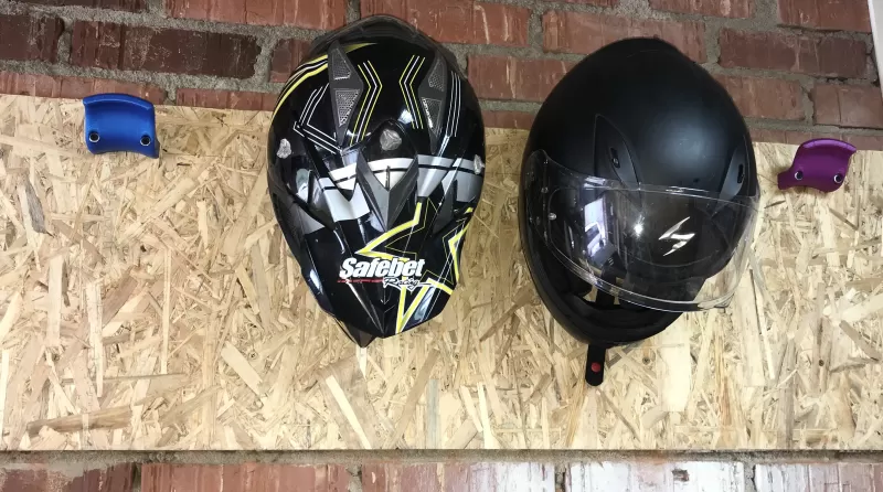 Helmet holder on wall - Model preview 7