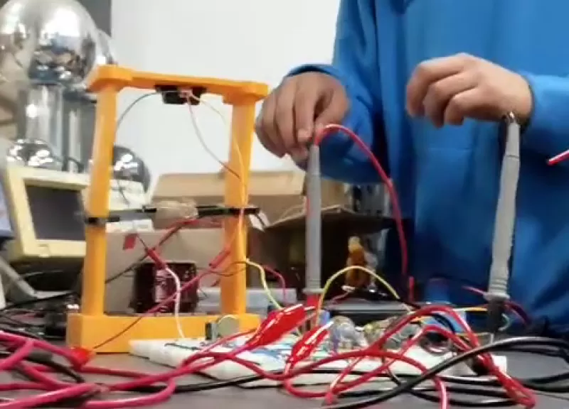 Magnetic Levitation with Magnet (PID Ultrasonic Sensor) - Model preview 1