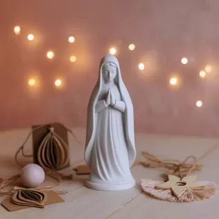 Virgin Mary Praying | Christmas Nativity Madonna Figure - Model thumbnail 4