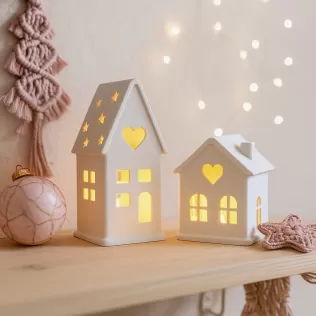 Christmas House Candle Holder Set | 2 pcs Cozy Village Decor - Model thumbnail 3