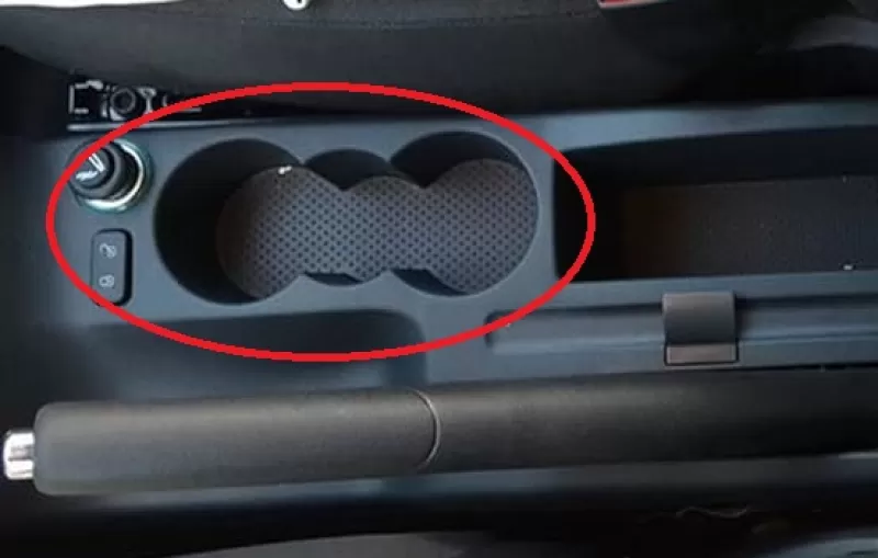 Skoda Yeti Octavia centre console cup holder insert 1Z0863301 - Model preview 1