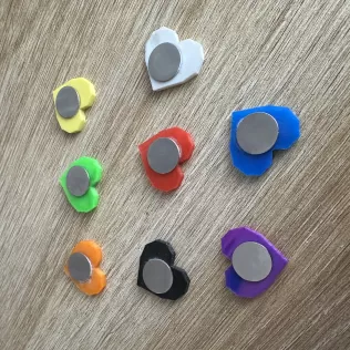 Heart magnet on fridge - Model thumbnail 4