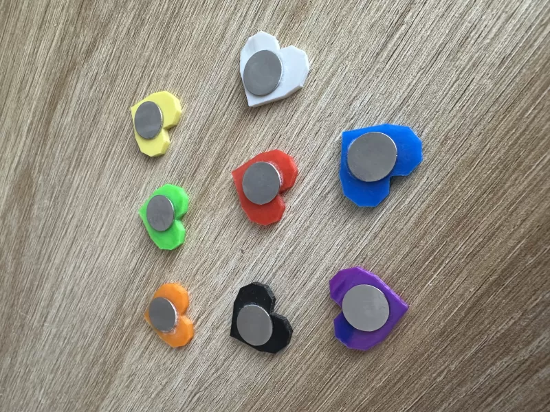 Heart magnet on fridge - Model preview 4