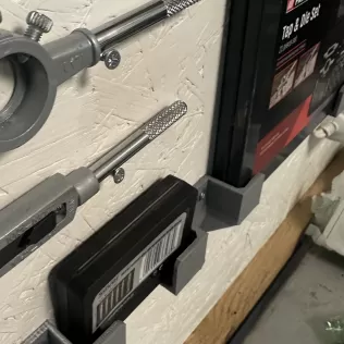 Garage box holder on the wall - Model thumbnail 2