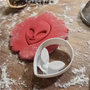 Alien Cookie & Clay Cutter, Gift for Space Lovers, Space Themed - Model thumbnail 4