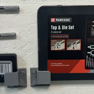 Garage box holder on the wall - Model thumbnail 3