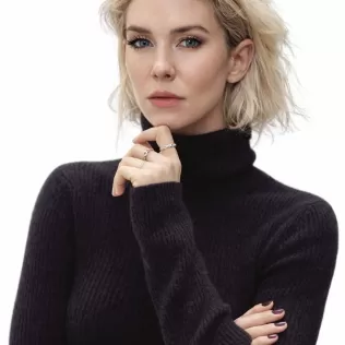 Vanessa Kirby - Model thumbnail 1