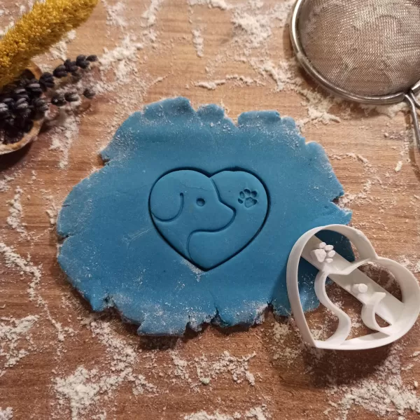 Dog Face Paw Cookie Cutter with Heart, Dog Birthday Gift - Model preview 3