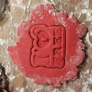 I’m Free Divorced Cookie & Clay Cutter, Funny Divorce Figure - Model thumbnail 5