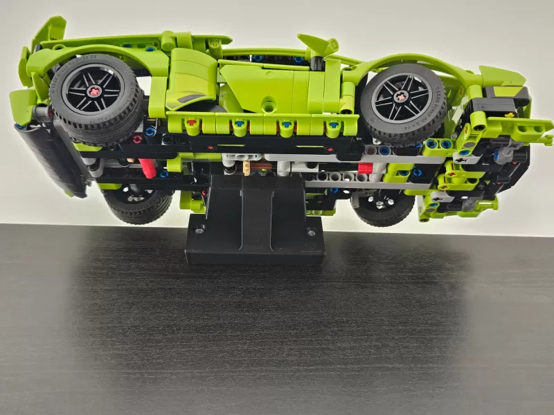 LEGO Technic 42161 - Lamborghini Huracan Wall Hanger / Mount - Model preview 4