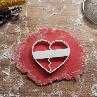 Finally Divorced Cookie & Clay Cutter, Broken Heart - Finally - Model thumbnail 3