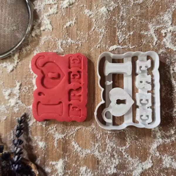 I’m Free Divorced Cookie & Clay Cutter, Funny Divorce Figure - Model preview 1