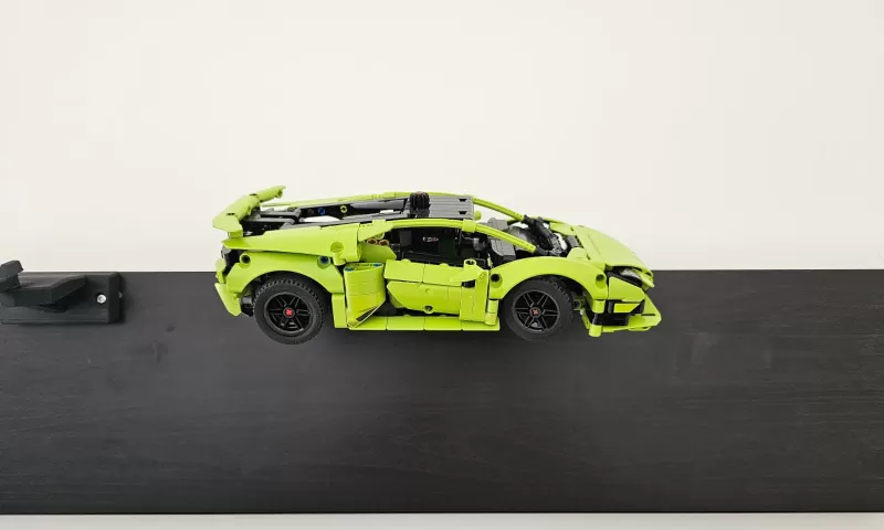 LEGO Technic 42161 - Lamborghini Huracan Wall Hanger / Mount - Model preview 5